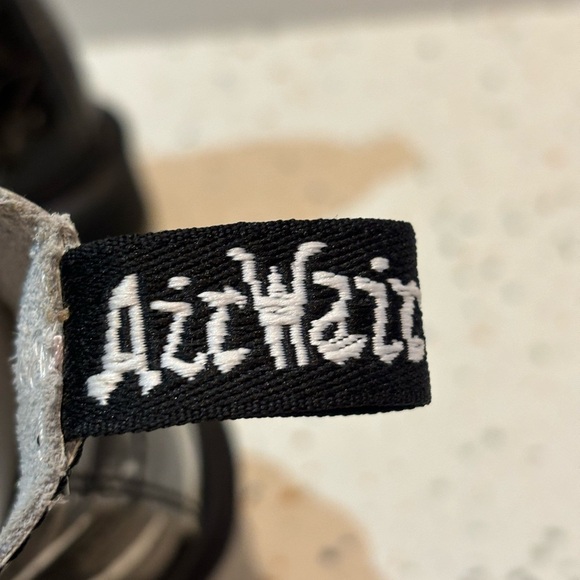 New Dr Martens 1460 PASCAL MARBLE‎ Patent Boots - Picture 6 of 9